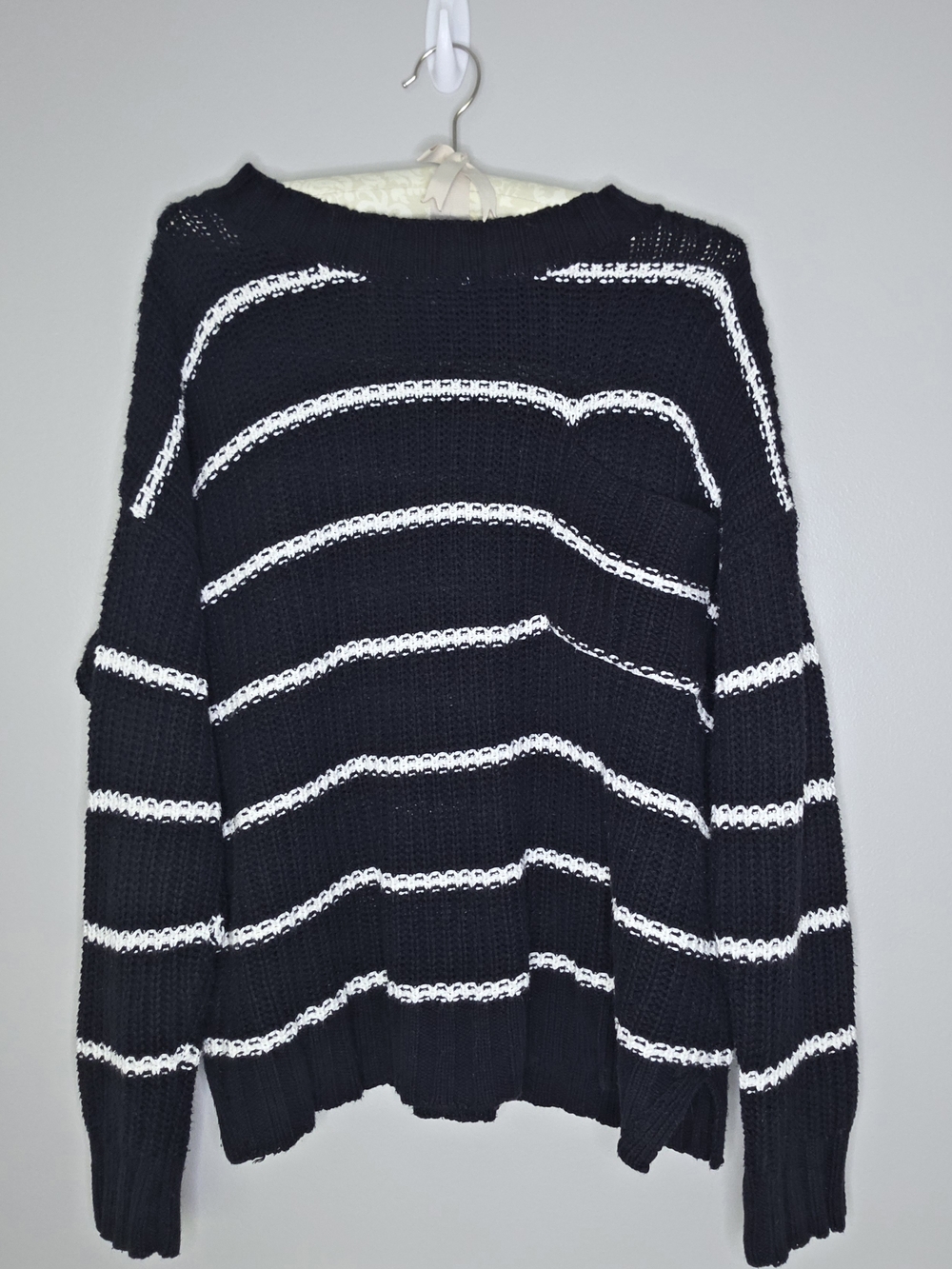 American Eagle Outfitters Black and White Striped Crewneck Sweater